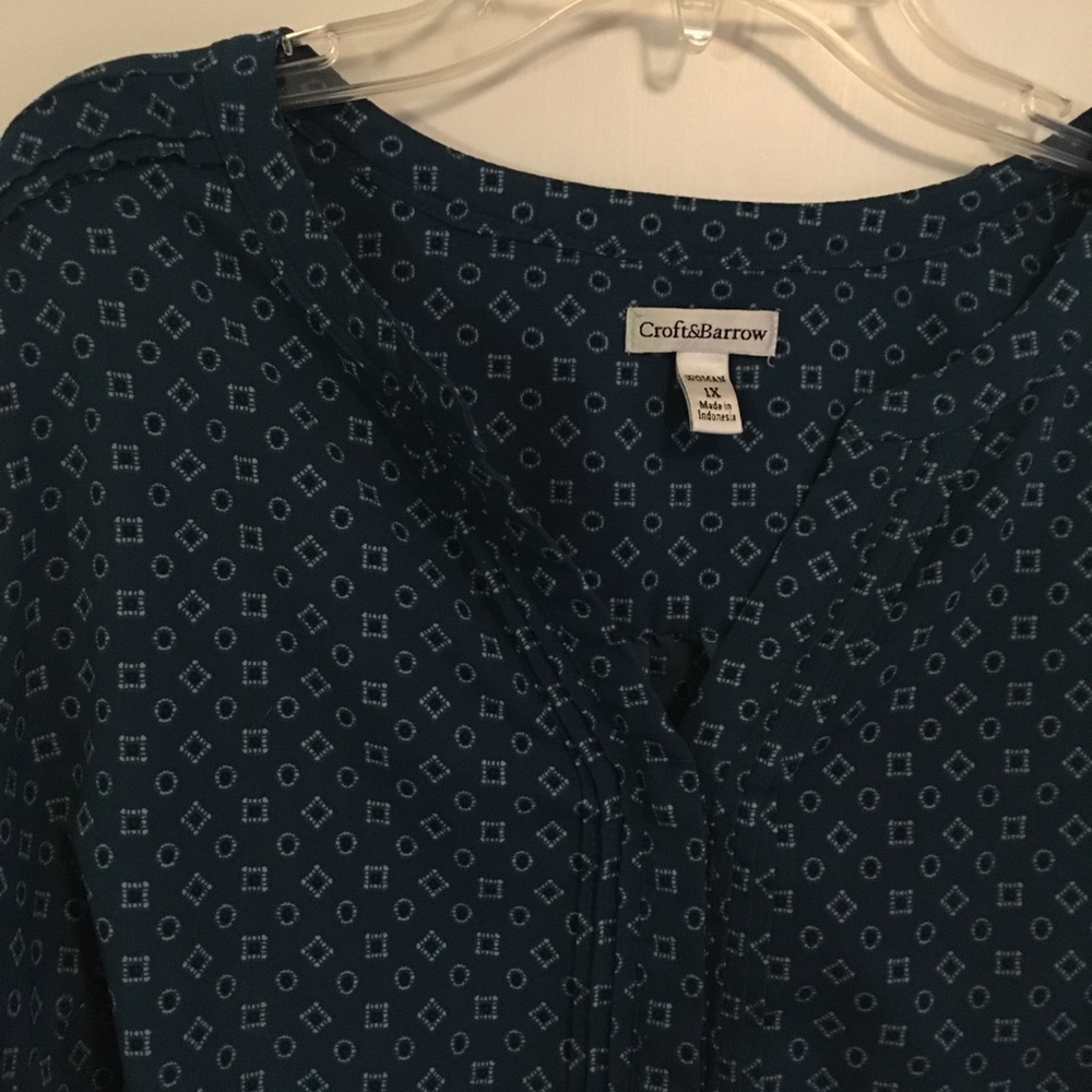 Patterned Blue Button Up with Hidden Buttons - Picture 5 of 8